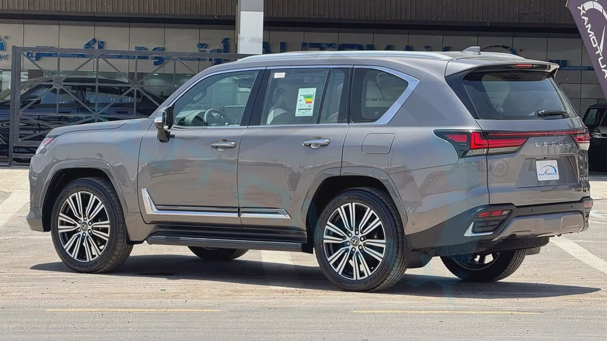 Lexus LX 700h Signature 2026 | GCC Specs | Brand New Luxury Hybrid-3-3