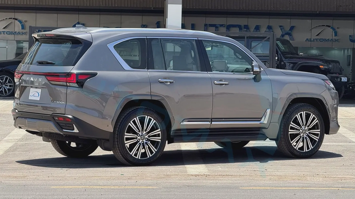 Lexus LX 700h Signature 2026 | GCC Specs | Brand New Luxury Hybrid-5-5