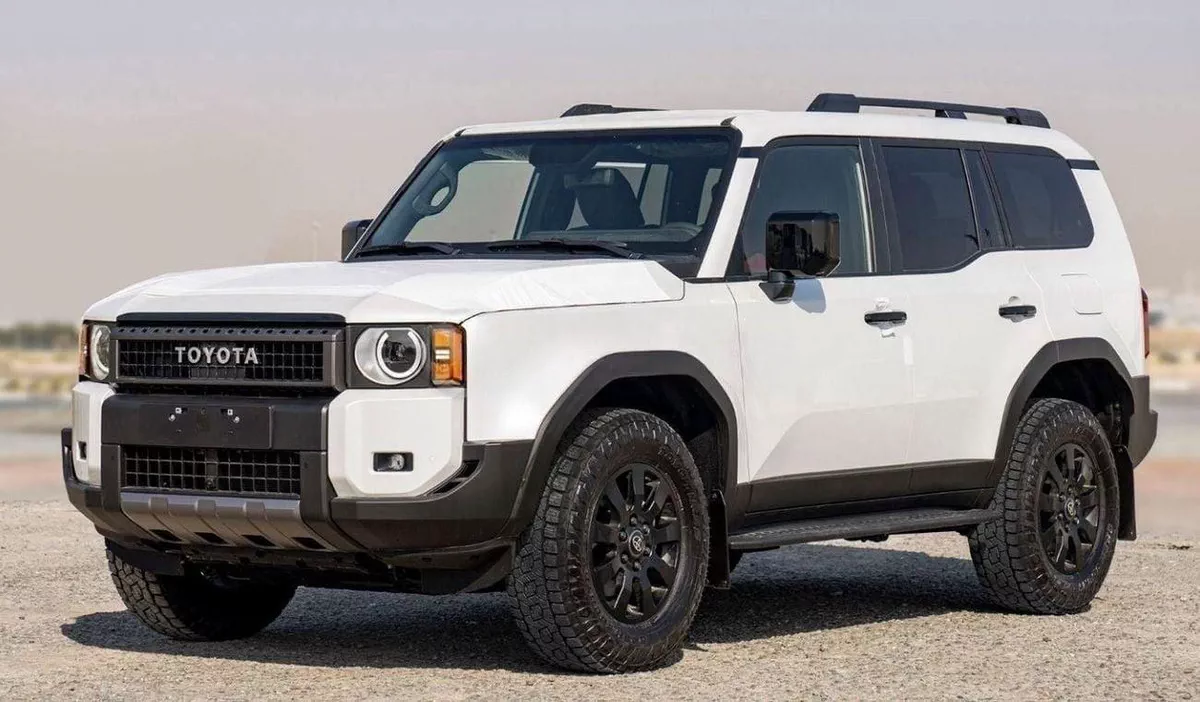 Toyota Prado GXR 250 2.4P AT FIRST EDITION MY2025 – WHITE-2-0