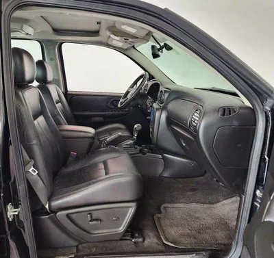 Chevrolet Trailblazer LTZ 4.2L-6CYL - EXCELLENT CONDITION GCC SPECIFICATION-9