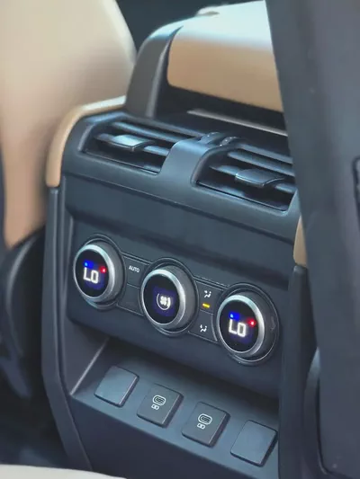 Defender 110 X-Dynamic HSE 2025  - GCC Specs - Under warranty - Service free 2 years - 2 Keys-14