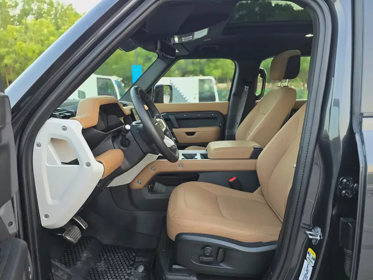 Defender 110 X-Dynamic HSE 2025  - GCC Specs - Under warranty - Service free 2 years - 2 Keys-11-11