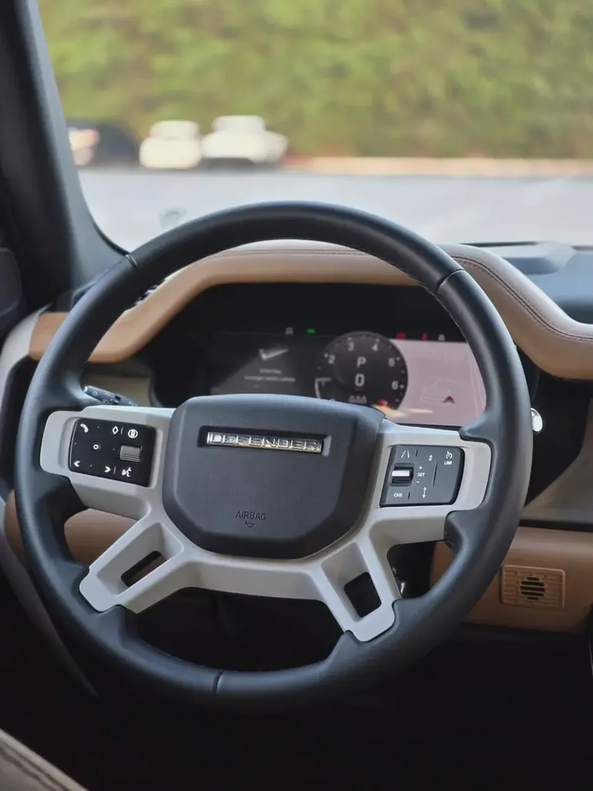 Defender 110 X-Dynamic HSE 2025  - GCC Specs - Under warranty - Service free 2 years - 2 Keys-8-8