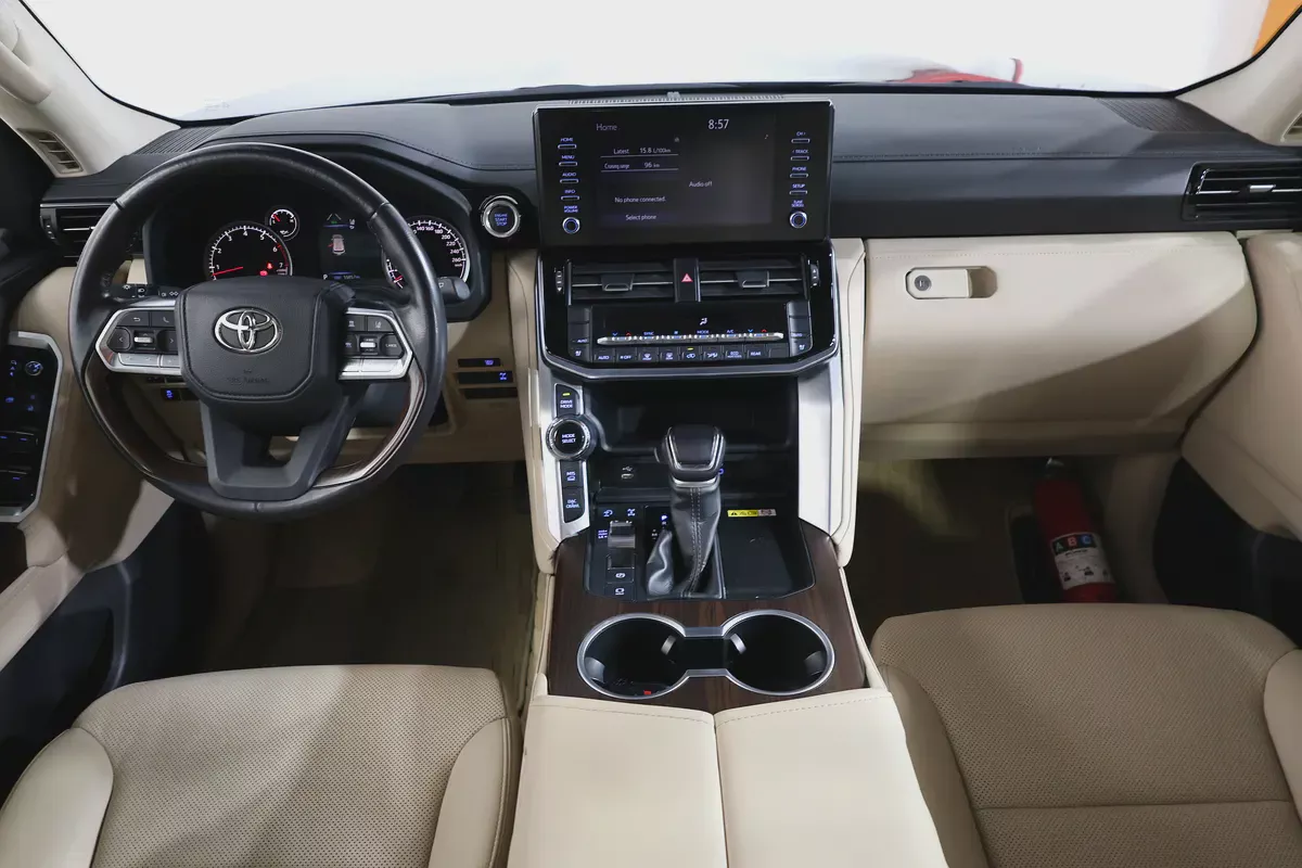 Toyota Land Cruiser 3.5L TWINTURBO GXR 2022 | GCC Specs | Pristine Condition-11-11