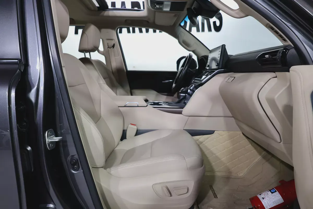 Toyota Land Cruiser 3.5L TWINTURBO GXR 2022 | GCC Specs | Pristine Condition-14-14