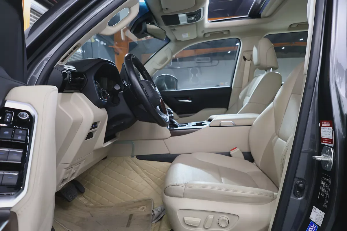 Toyota Land Cruiser 3.5L TWINTURBO GXR 2022 | GCC Specs | Pristine Condition-8-8