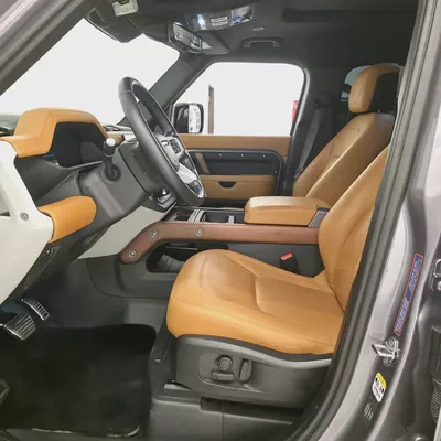 AED 5154 PM | LAND ROVER DEFENDER HSE P400 2024 | AGENCY WARRANTY TILL MARCH 2029 | SERVICE PACKAGE-10