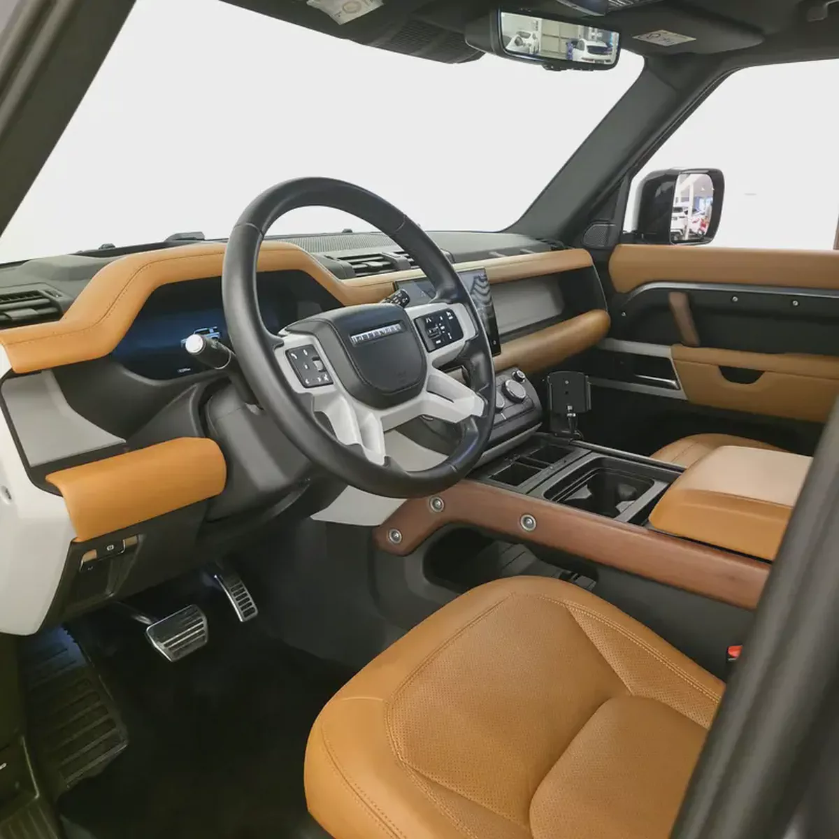 AED 5154 PM | LAND ROVER DEFENDER HSE P400 2024 | AGENCY WARRANTY TILL MARCH 2029 | SERVICE PACKAGE-11-11