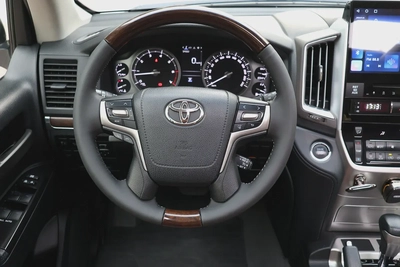 TOYOTA LAND CRUISER-GXR GRAND TOURING-2019-148000KM-GCC SPECS-EXCELLENT CONDITION-12