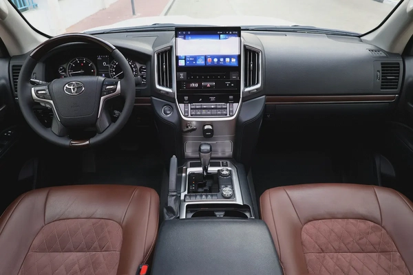 TOYOTA LAND CRUISER-GXR GRAND TOURING-2019-148000KM-GCC SPECS-EXCELLENT CONDITION