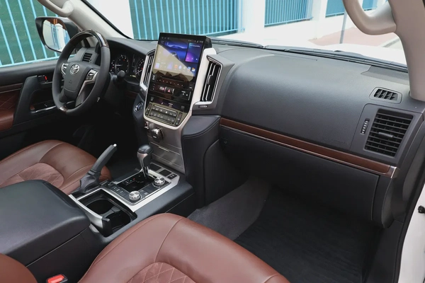 TOYOTA LAND CRUISER-GXR GRAND TOURING-2019-148000KM-GCC SPECS-EXCELLENT CONDITION