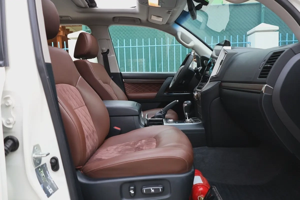 TOYOTA LAND CRUISER-GXR GRAND TOURING-2019-148000KM-GCC SPECS-EXCELLENT CONDITION