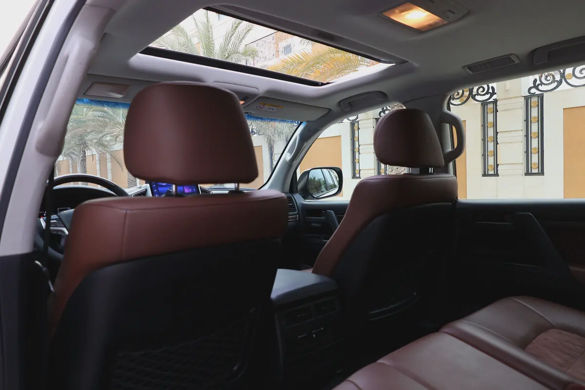 TOYOTA LAND CRUISER-GXR GRAND TOURING-2019-148000KM-GCC SPECS-EXCELLENT CONDITION-17-17