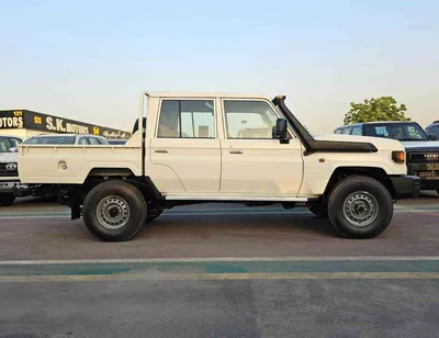 Toyota Land Cruiser Pick Up  M/T / DOUBLE CABIN / 2.8L V4 DIESEL / SNORKEL / 4WD (CODE # STD-E)-1