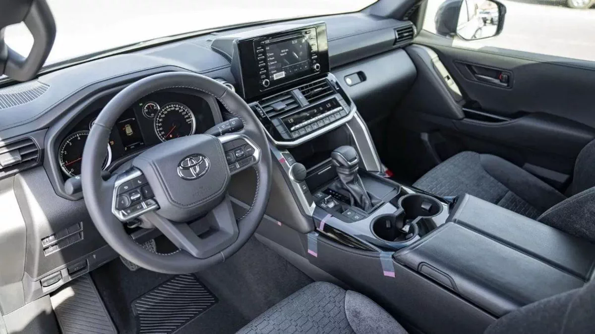 Toyota Land Cruiser GXR (LHD) TOYOTA LAND CRUISER LC300 GXR 4.0P AT MY2025– GREY-10-0