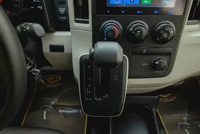 High Roof | Automatic | 13-Seater Passanger Van | GCC Specs | Ref#T38541-15