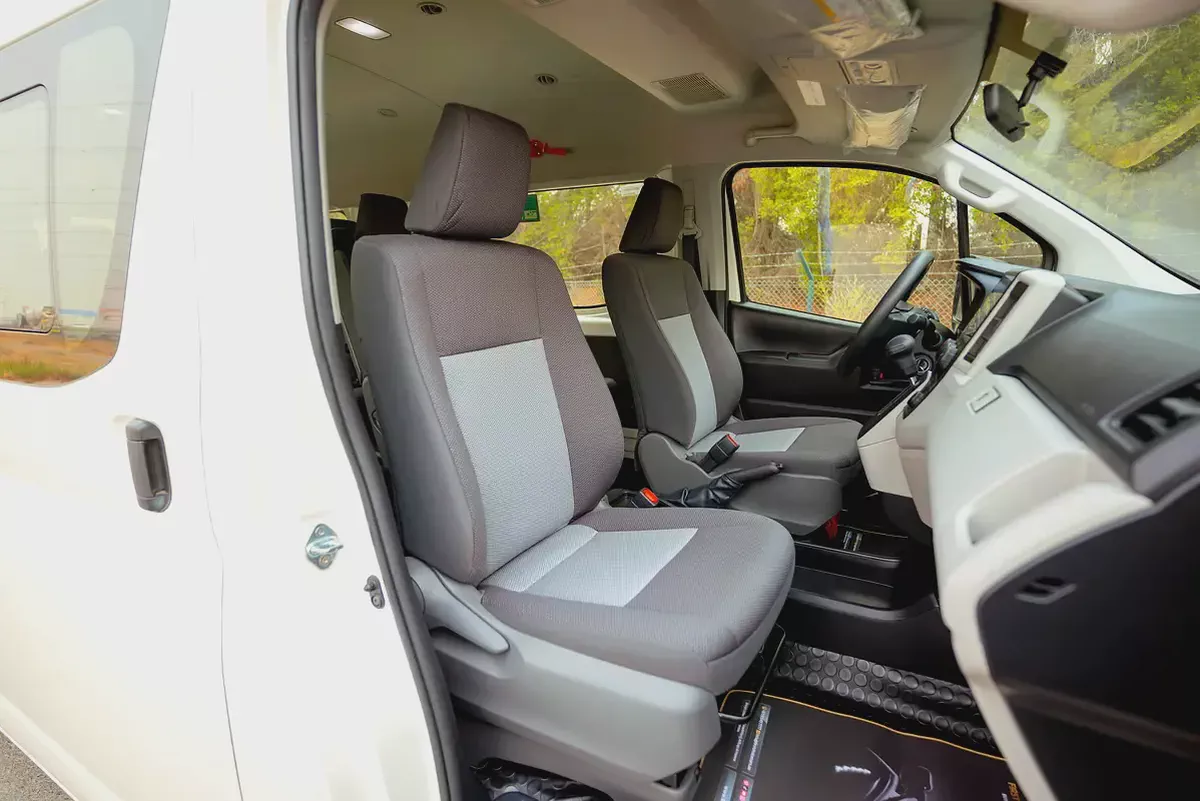 High Roof | Automatic | 13-Seater Passanger Van | GCC Specs | Ref#T38541-9-9