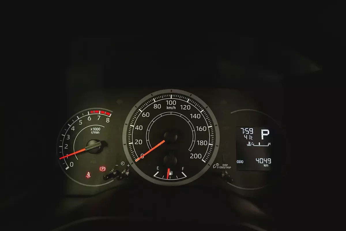 High Roof | Automatic | 13-Seater Passanger Van | GCC Specs | Ref#T38541-13-13