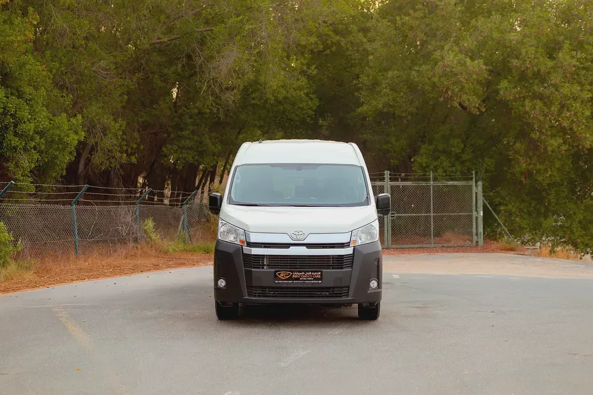 High Roof | Automatic | 13-Seater Passanger Van | GCC Specs | Ref#T38541-4-4