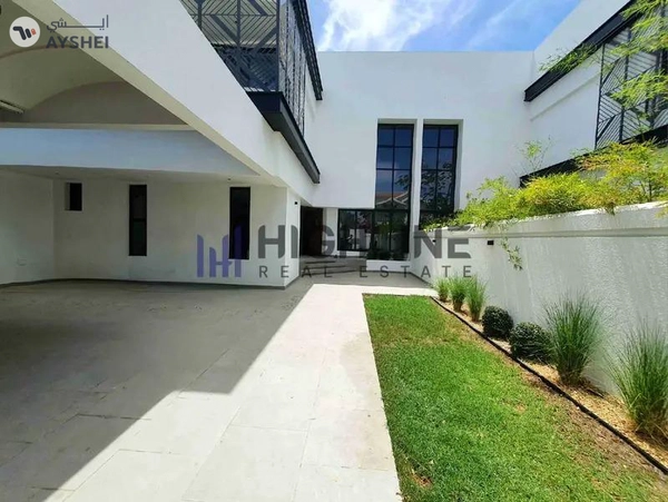 Exclusive 4-Bedroom Luxury Villa Near the Beach