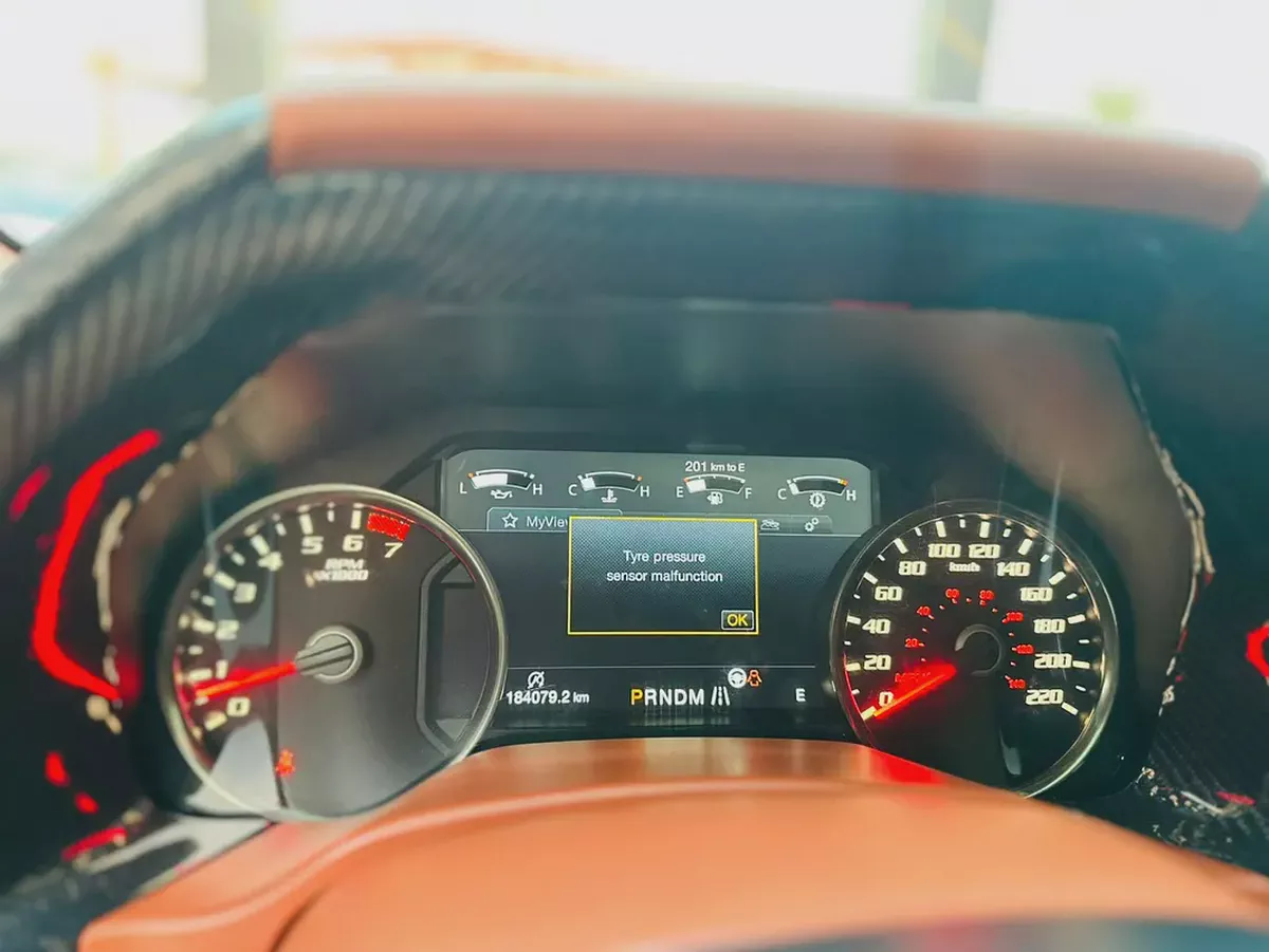 فورد رابتر 2018 فل  أوبشن 3.5L V6 | 450 حصان | كتاب وكالة وتشييكات وكالة |خليجي-17-17