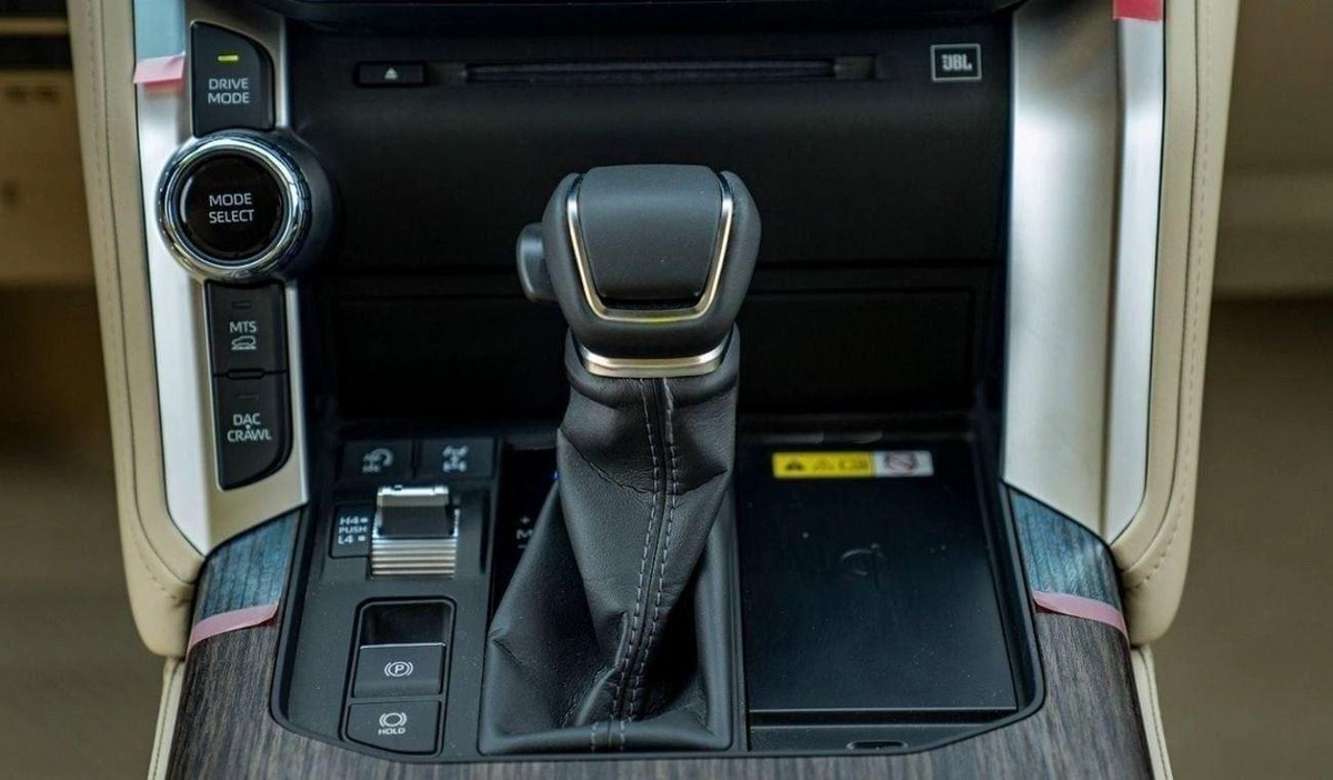 Toyota Land Cruiser LC300 VXR 3.5P AT MY2024 – BRONZE-2-2
