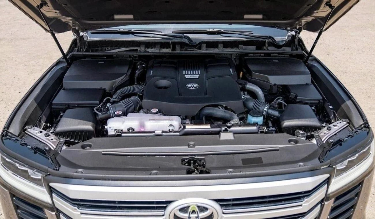 Toyota Land Cruiser LC300 VXR 3.5P AT MY2024 – BRONZE-6-6