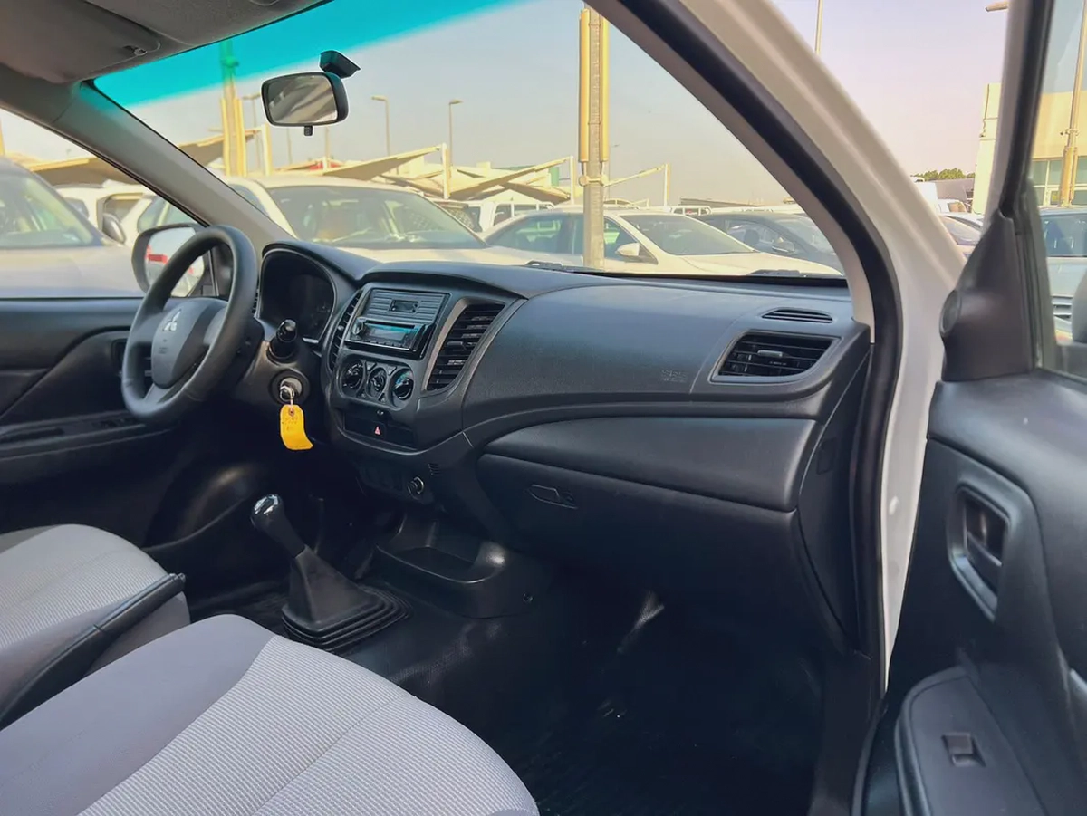 2022 | Mitsubishi L200 | 4X2 | Manual | Ref#884-10-10