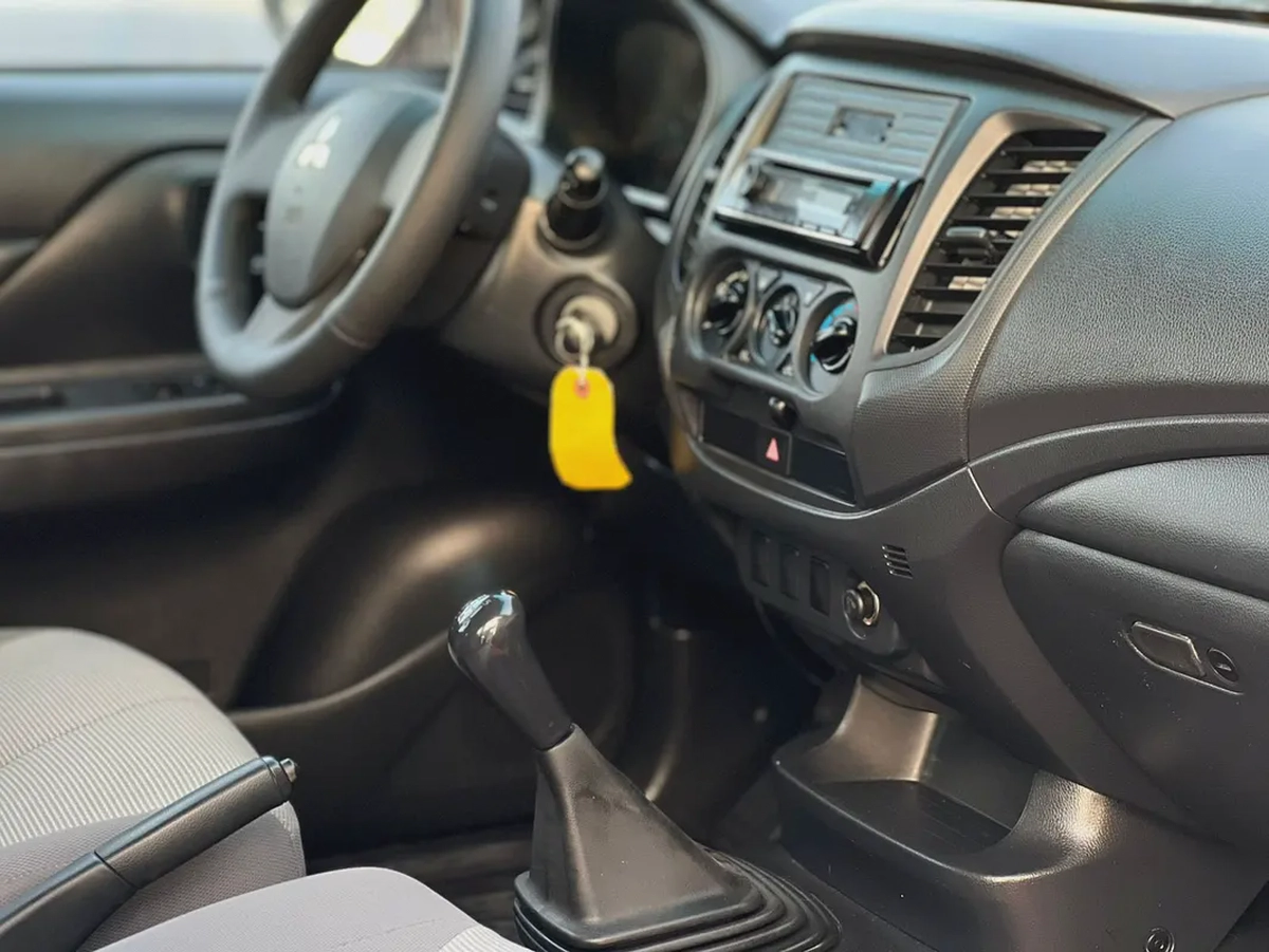 2022 | Mitsubishi L200 | 4X2 | Manual | Ref#884-7-7