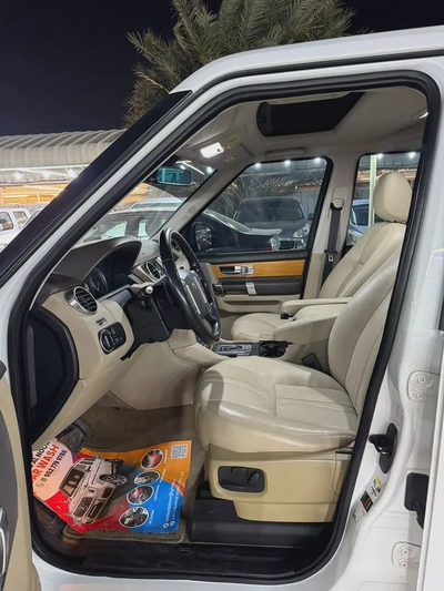 LAND ROVER LR4 HSE-8