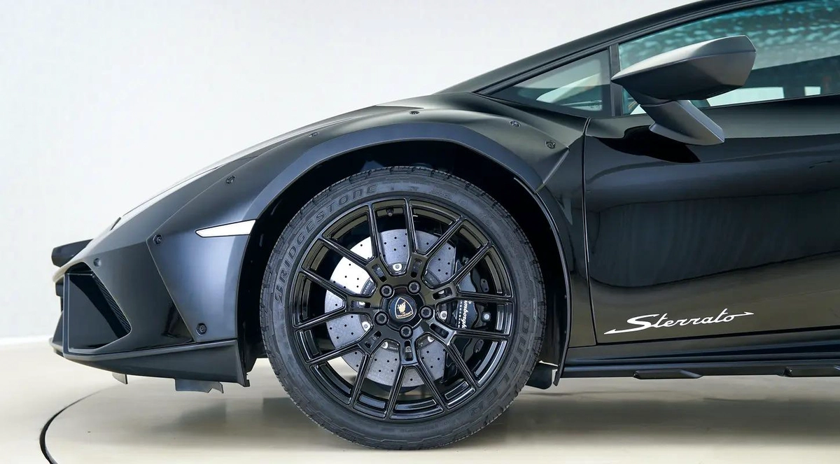 Lamborghini Huracan Sterrato-10-10