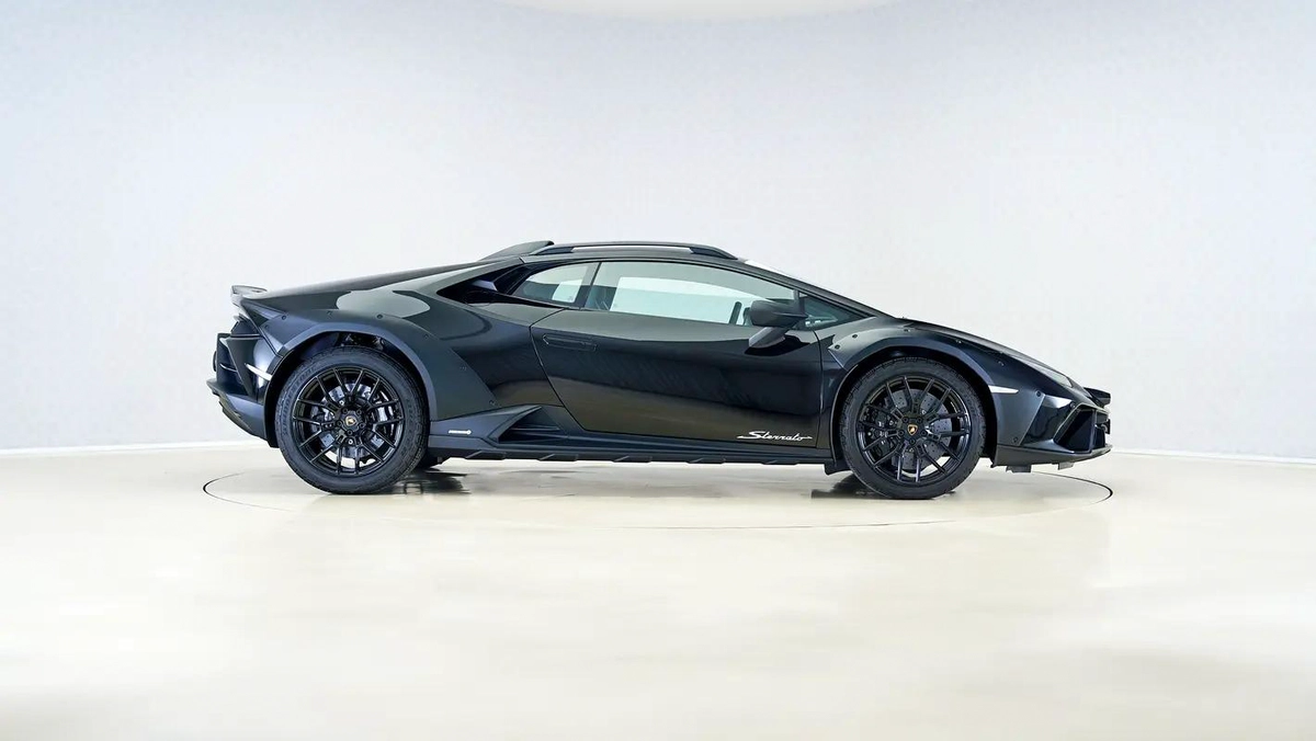 Lamborghini Huracan Sterrato-4-4