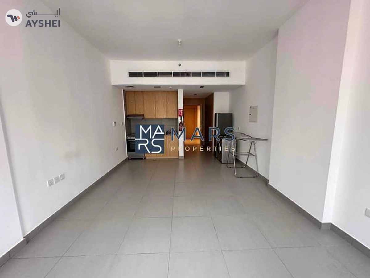 BRAND NEW STUDIO WITH KITCHEN APPLIANCES L-5-5
