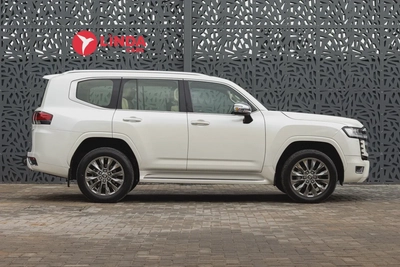 Toyota Land Cruiser 2023-3