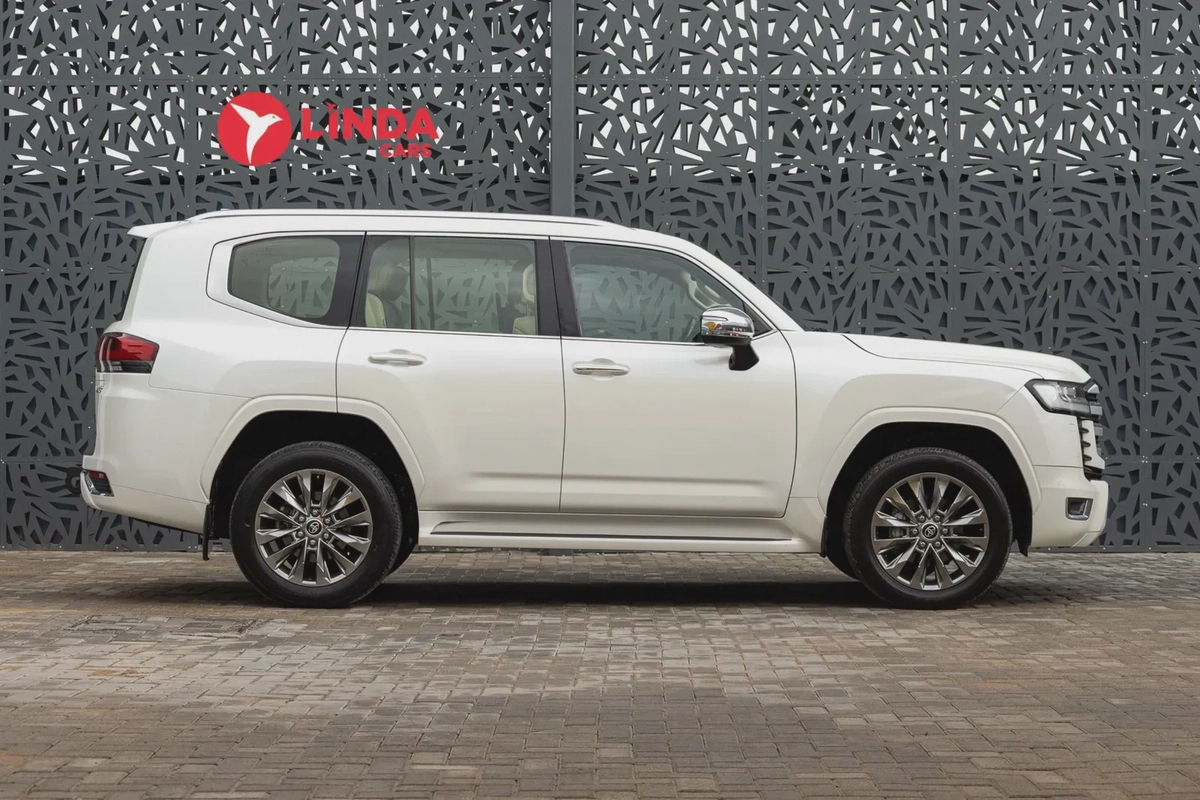 Toyota Land Cruiser 2023-3-3