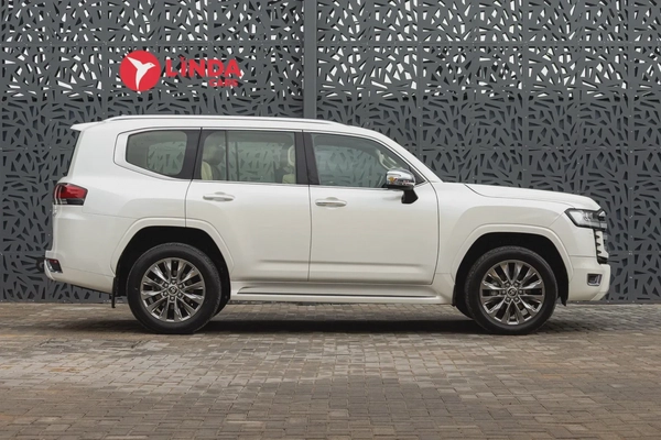 Toyota Land Cruiser 2023
