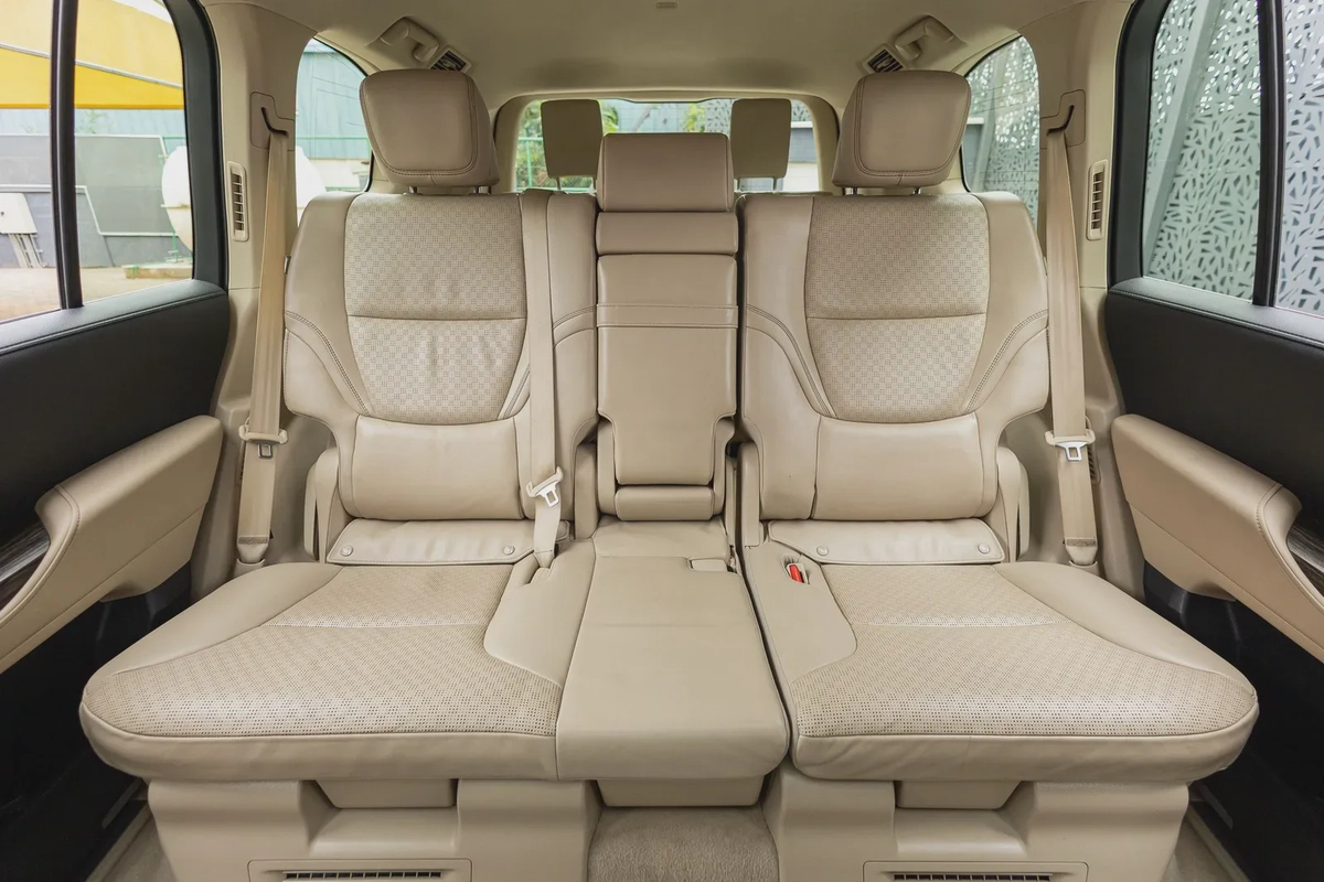 Toyota Land Cruiser 2023-7-7
