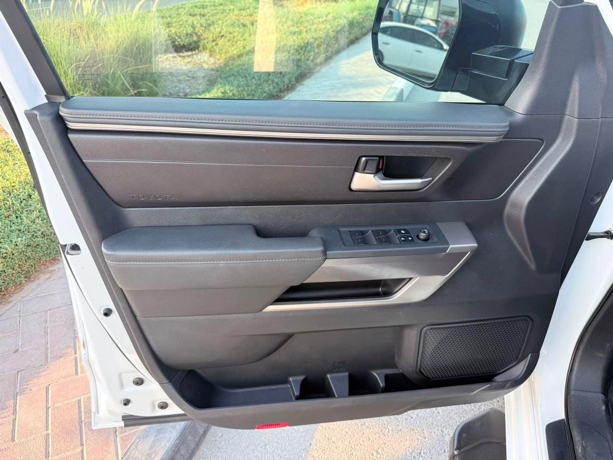 Toyota Tundra SR (NON GCC)-10-0