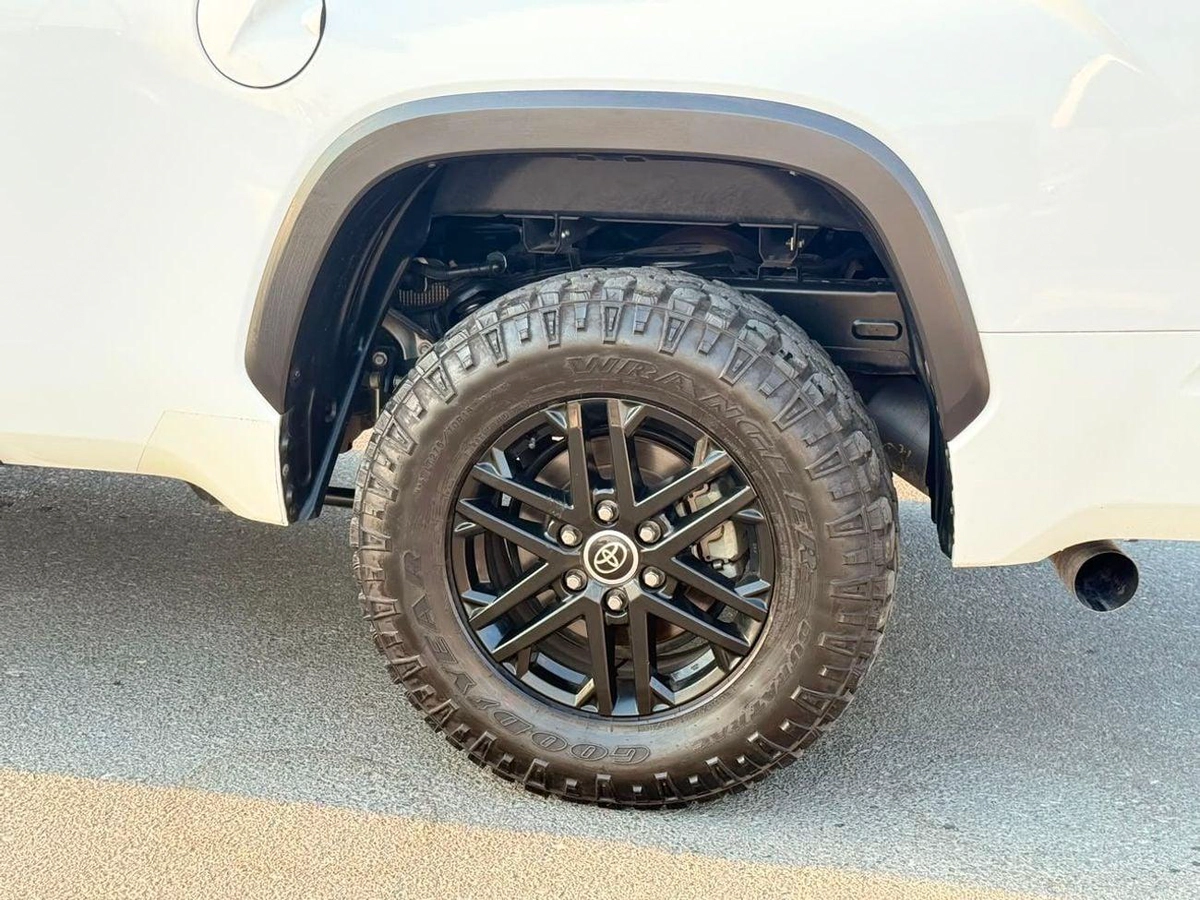 Toyota Tundra SR (NON GCC)-11-0