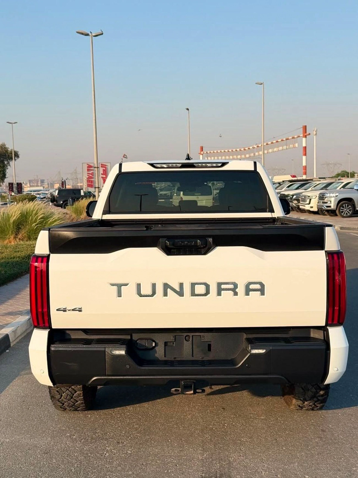 Toyota Tundra SR (NON GCC)-3-0