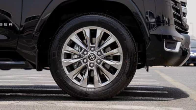 Toyota Land Cruiser VXR Diesel Full Option-8