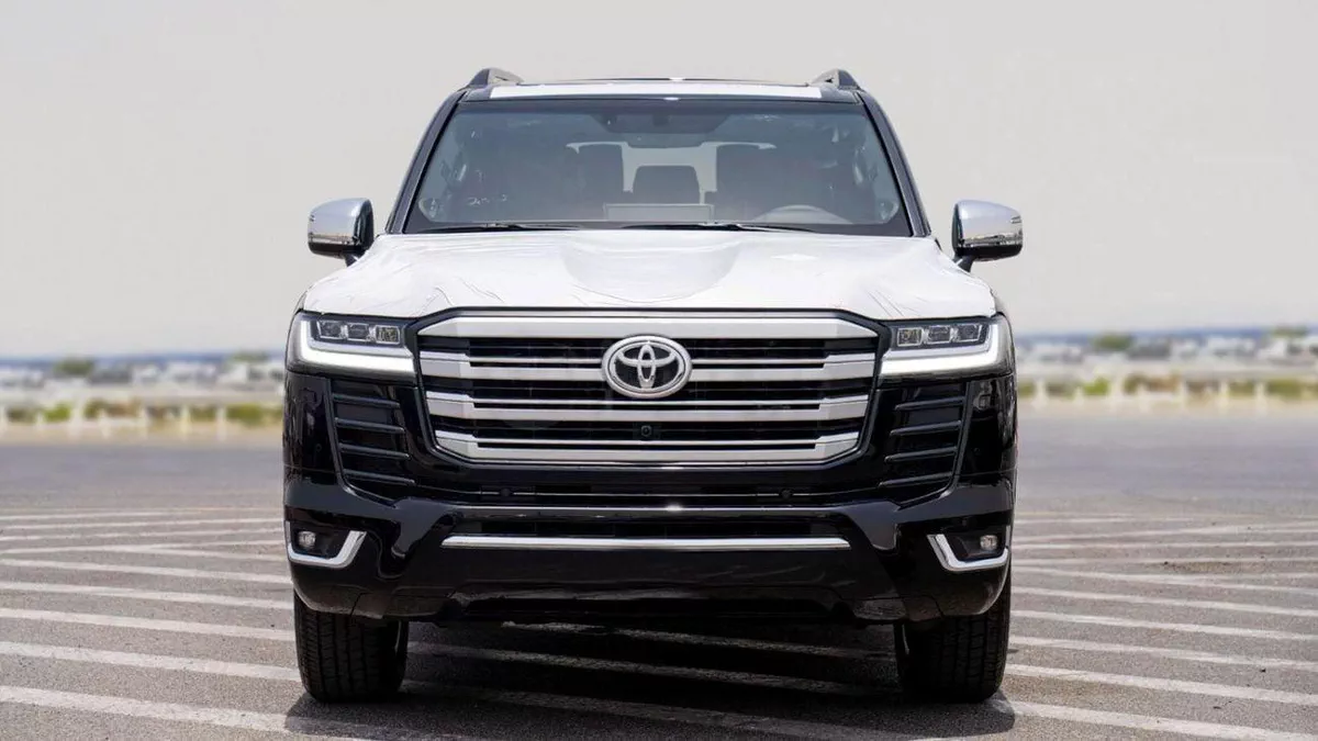 Toyota Land Cruiser VXR Diesel Full Option-2-0