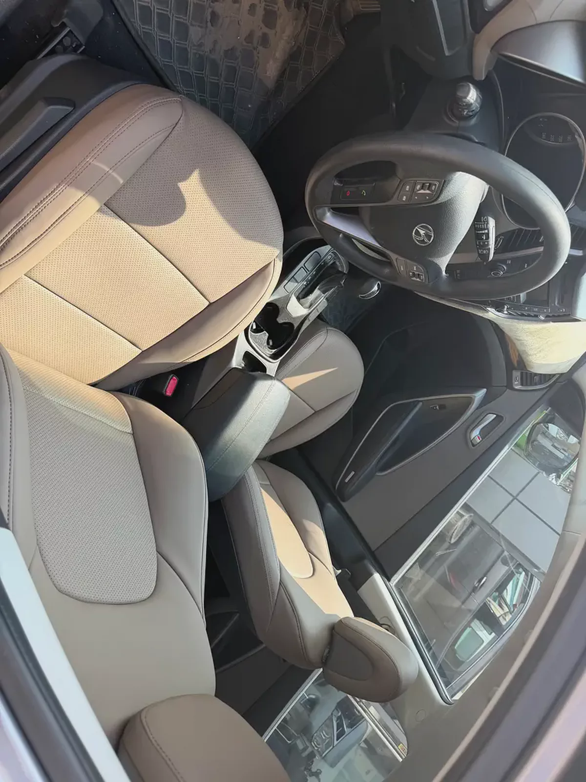 Hyundai santafe 2015 gary color GCC calen car-5-5
