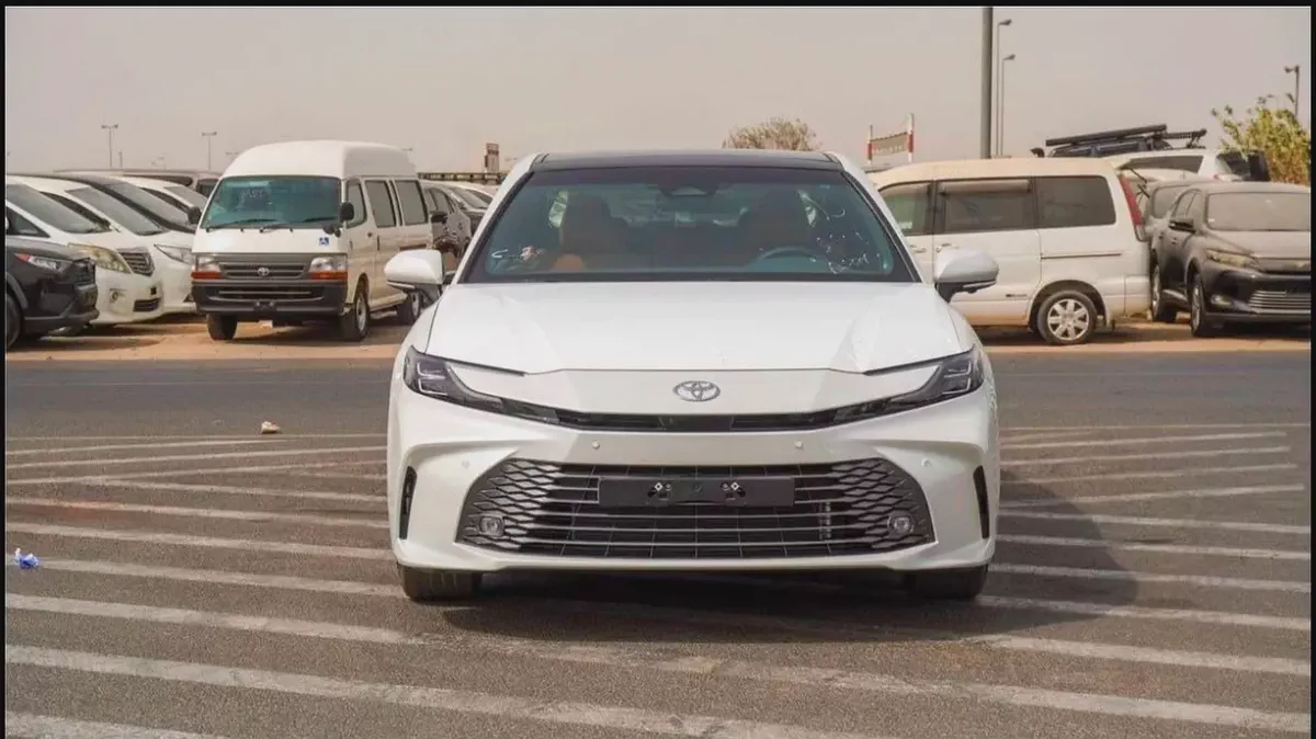 2026 Toyota Camry Lumiere 2.5L HUBRID GCC SAUDI SPEC-1-1
