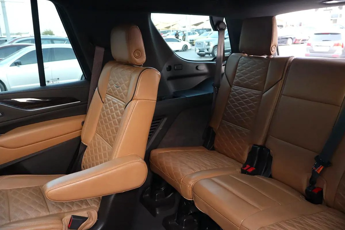 Cadillac Escalade Platinum Luxury 2021 GCC – Full Option – Original Paint-8-8