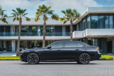 9,400 P.M |  M760 xDrive | 0% Downpayment | BMW WARRANTY & SERVICE!-1
