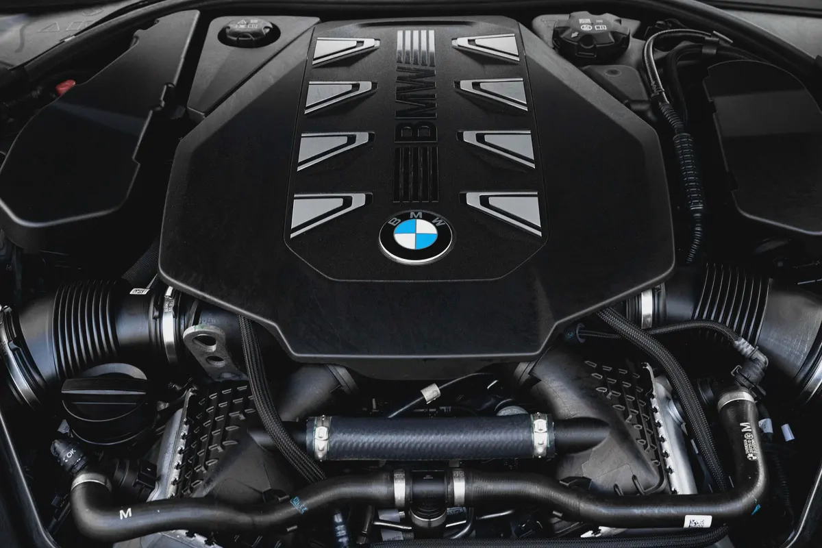9,400 P.M |  M760 xDrive | 0% Downpayment | BMW WARRANTY & SERVICE!-13-13