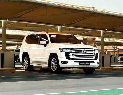 Toyota Land Cruiser GXR 3.5 L | | GCC | Accident-Free | In Excellent Condition | 4452 P.M-0