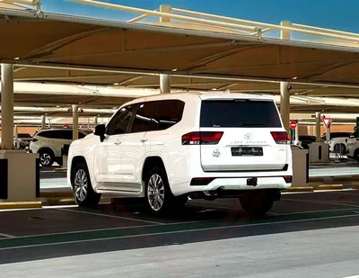Toyota Land Cruiser GXR 3.5 L | | GCC | Accident-Free | In Excellent Condition | 4452 P.M-4