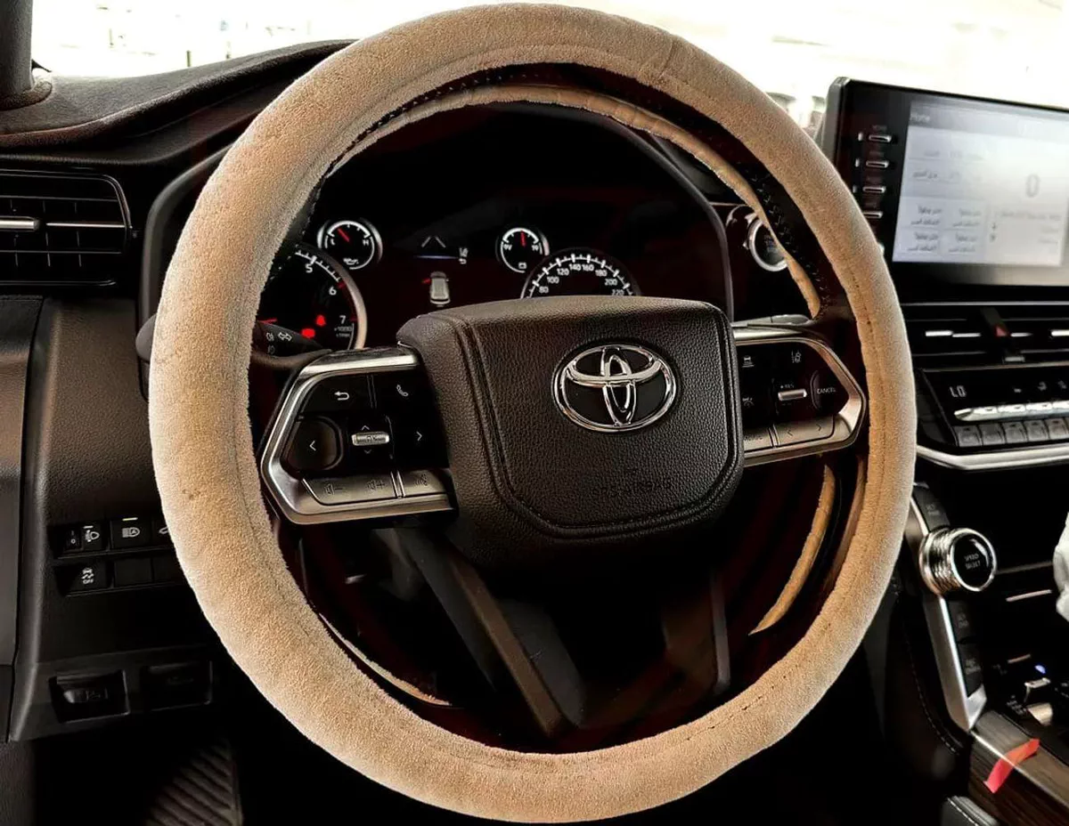 Toyota Land Cruiser GXR 3.5 L | | GCC | Accident-Free | In Excellent Condition | 4452 P.M-12-0